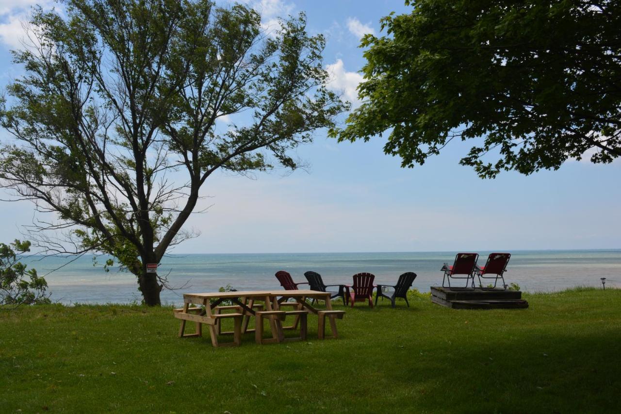 Birds Point Cottage On A Cliff Facing Lake Erie. Wheatley Eksteriør bilde
