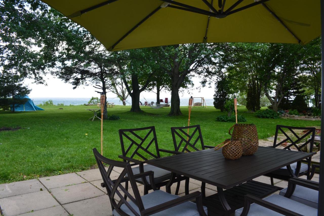 Birds Point Cottage On A Cliff Facing Lake Erie. Wheatley Eksteriør bilde