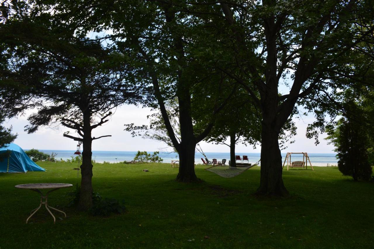Birds Point Cottage On A Cliff Facing Lake Erie. Wheatley Eksteriør bilde
